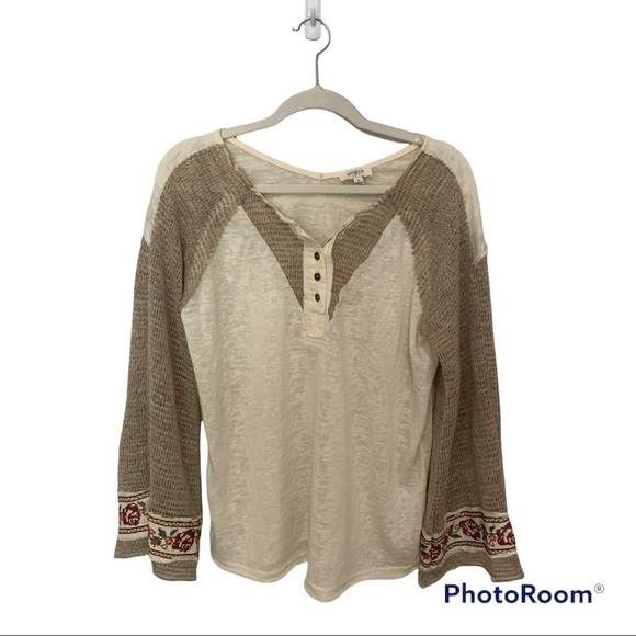 Umgee Tops - Umgee oatmeal/tan boho oversized embroidered bell sleeve henley style top size S